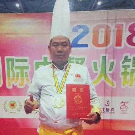 仔姜鲜锅兔、盐都跳水鱼金奖餐饮郑德高