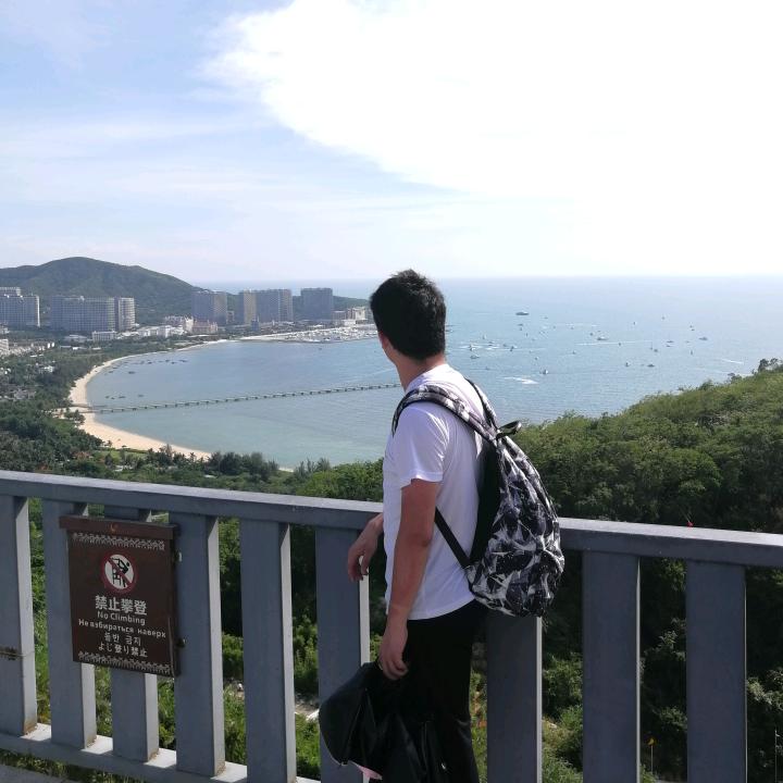 站在桥上看风景