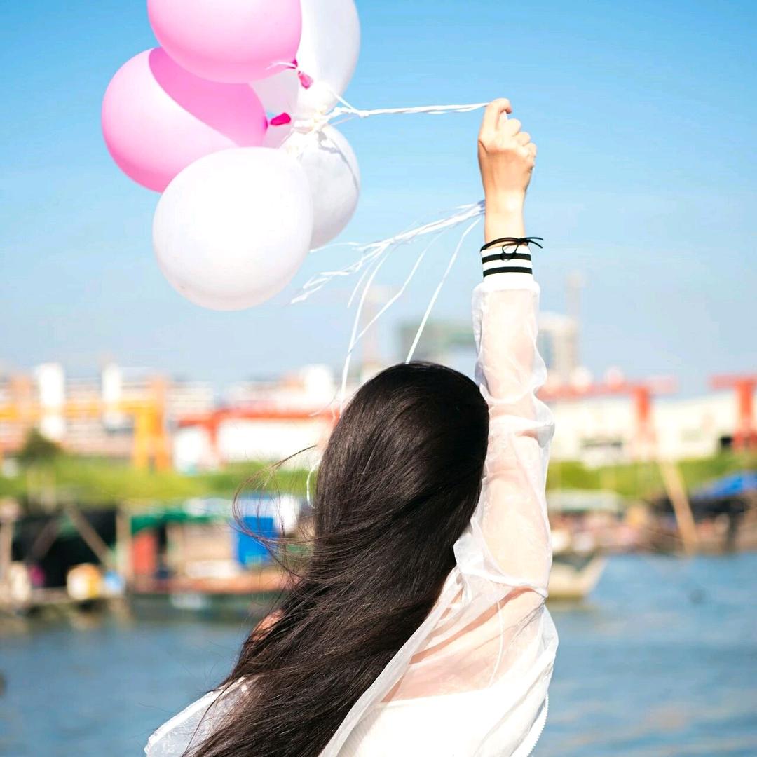 静忆阁室内装修铺砖