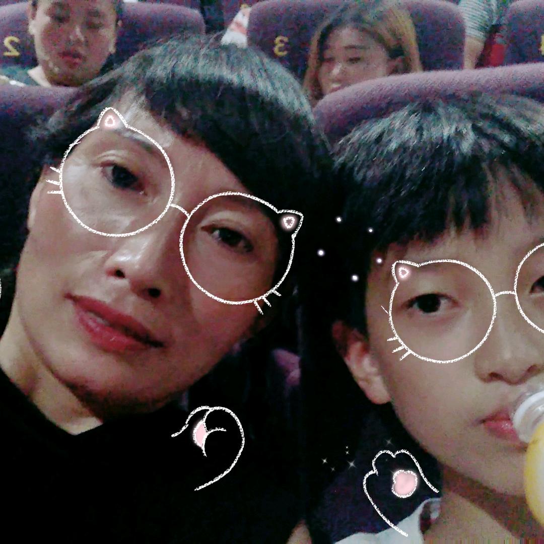 淡然一笑👧