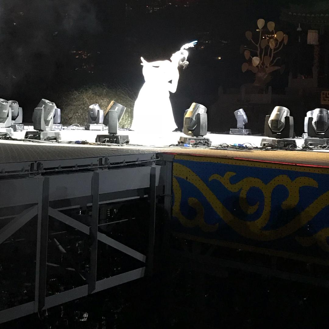 兮兮