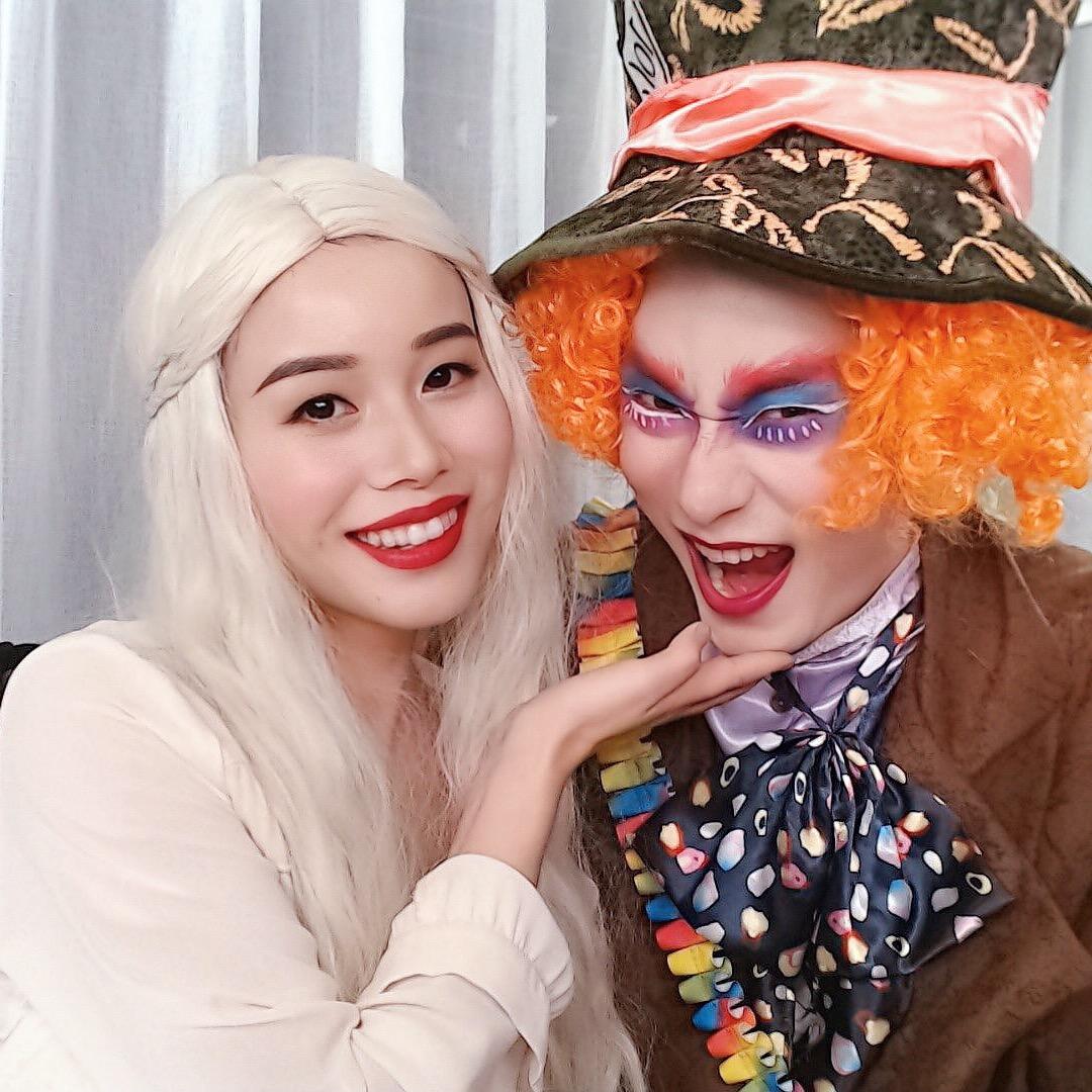 绿毛怪怪何小姐12月25号晚九点大上新@抖音