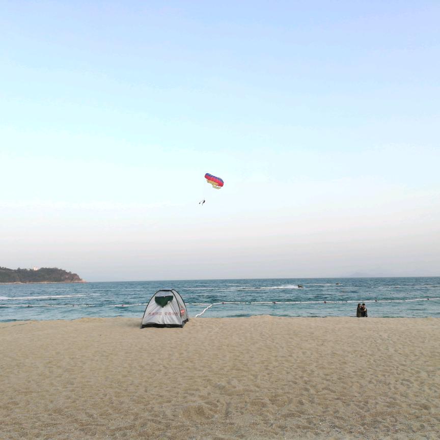 深圳市龙岗区如弘服饰商行