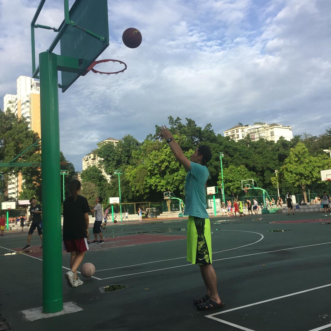 腊味排骨煲仔饭、