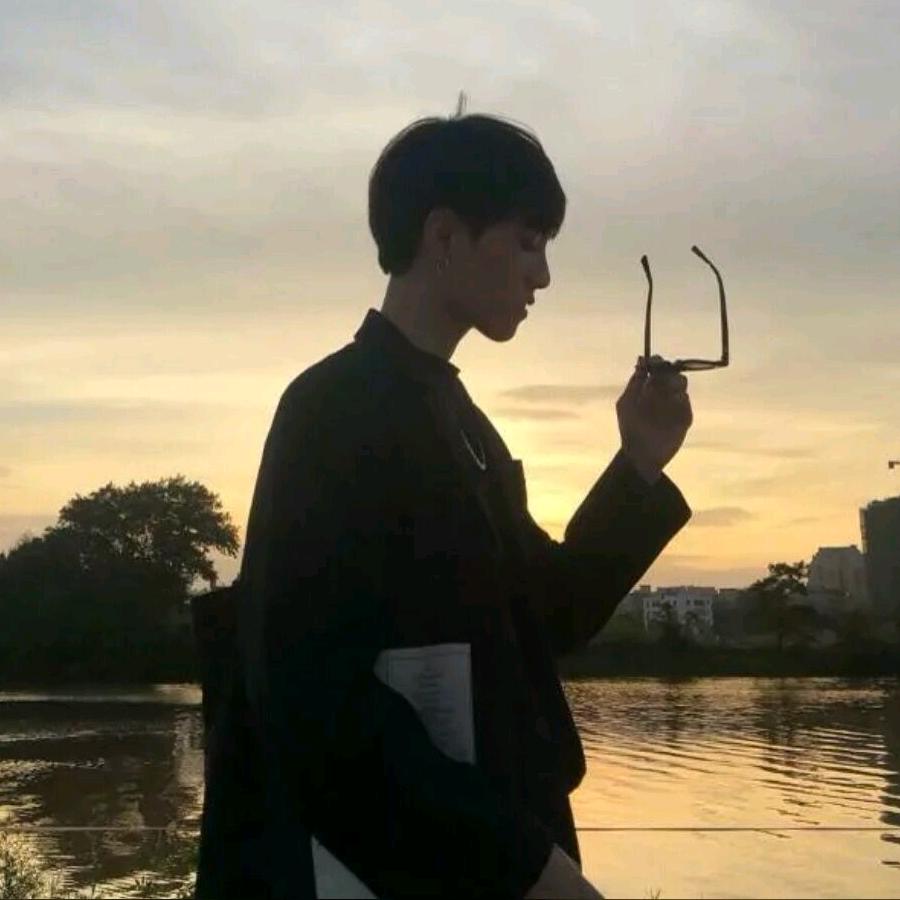 骑着羊儿去放狼