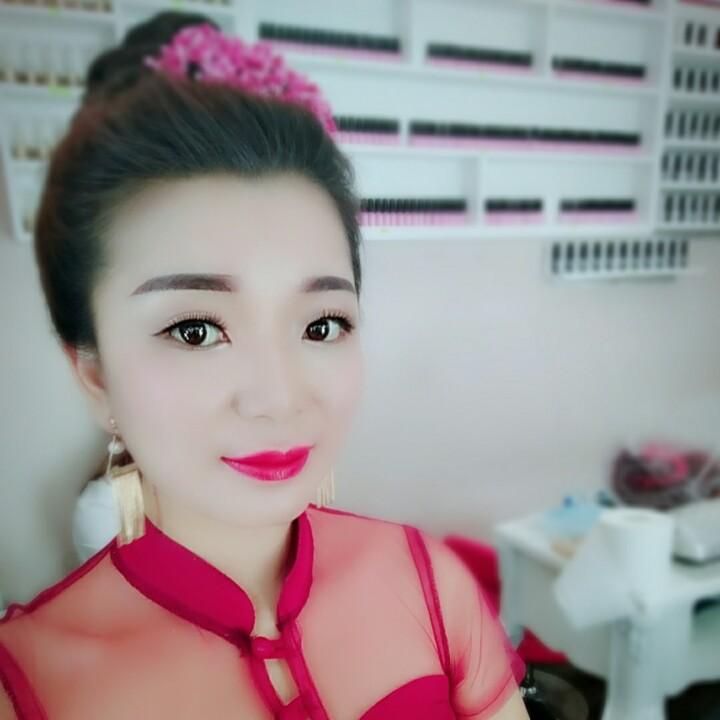 *温晴*