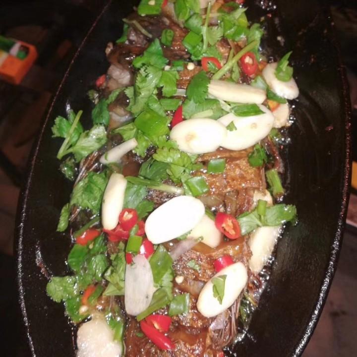 广场烧烤铜火锅