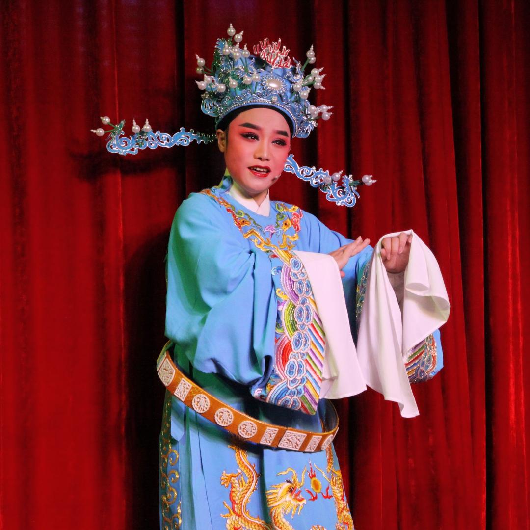 爱越