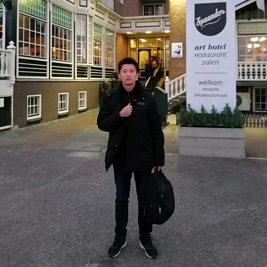 开朗的参谋长