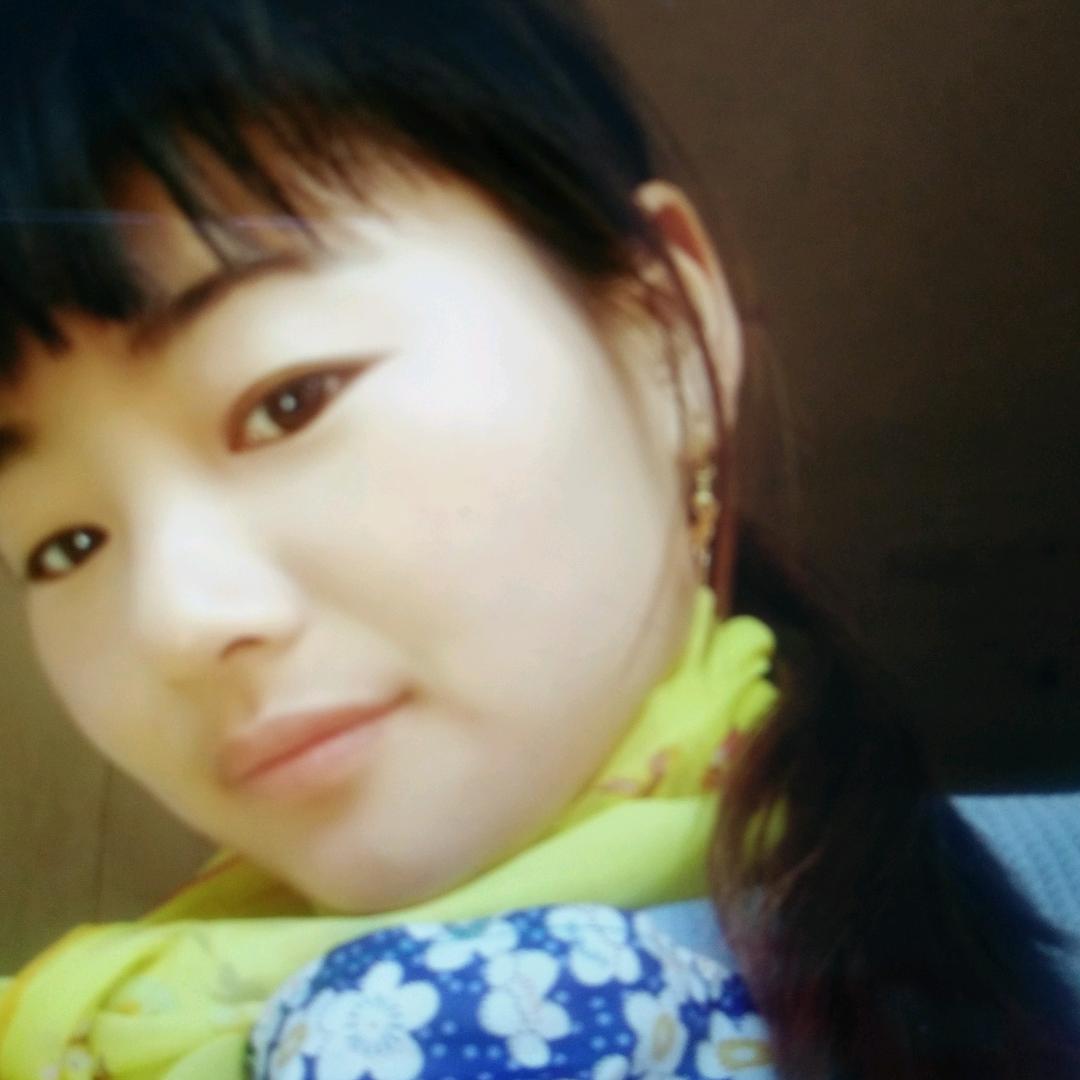 卖水果的"小姐姐"😄