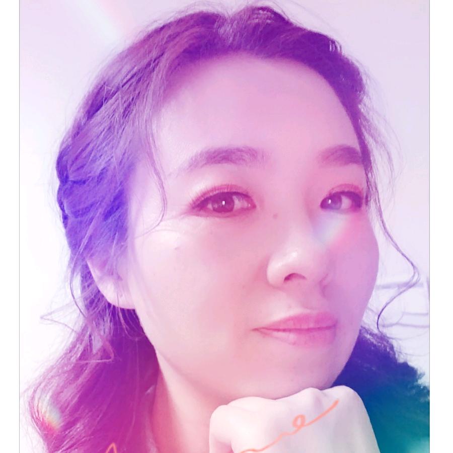 嫣然
