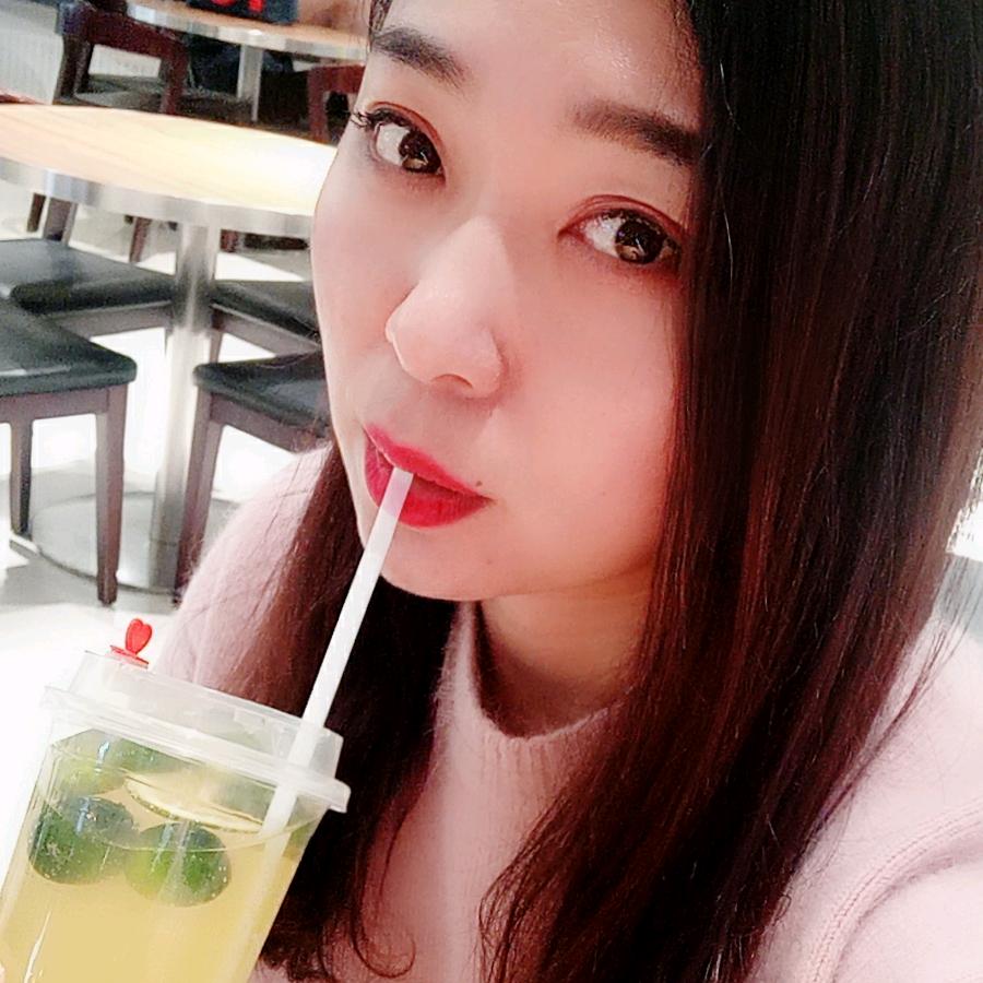 佳潼🍷《爱做梦的小女人🌙》