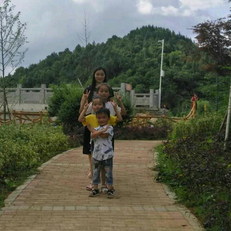 三个孩子的单亲妈妈