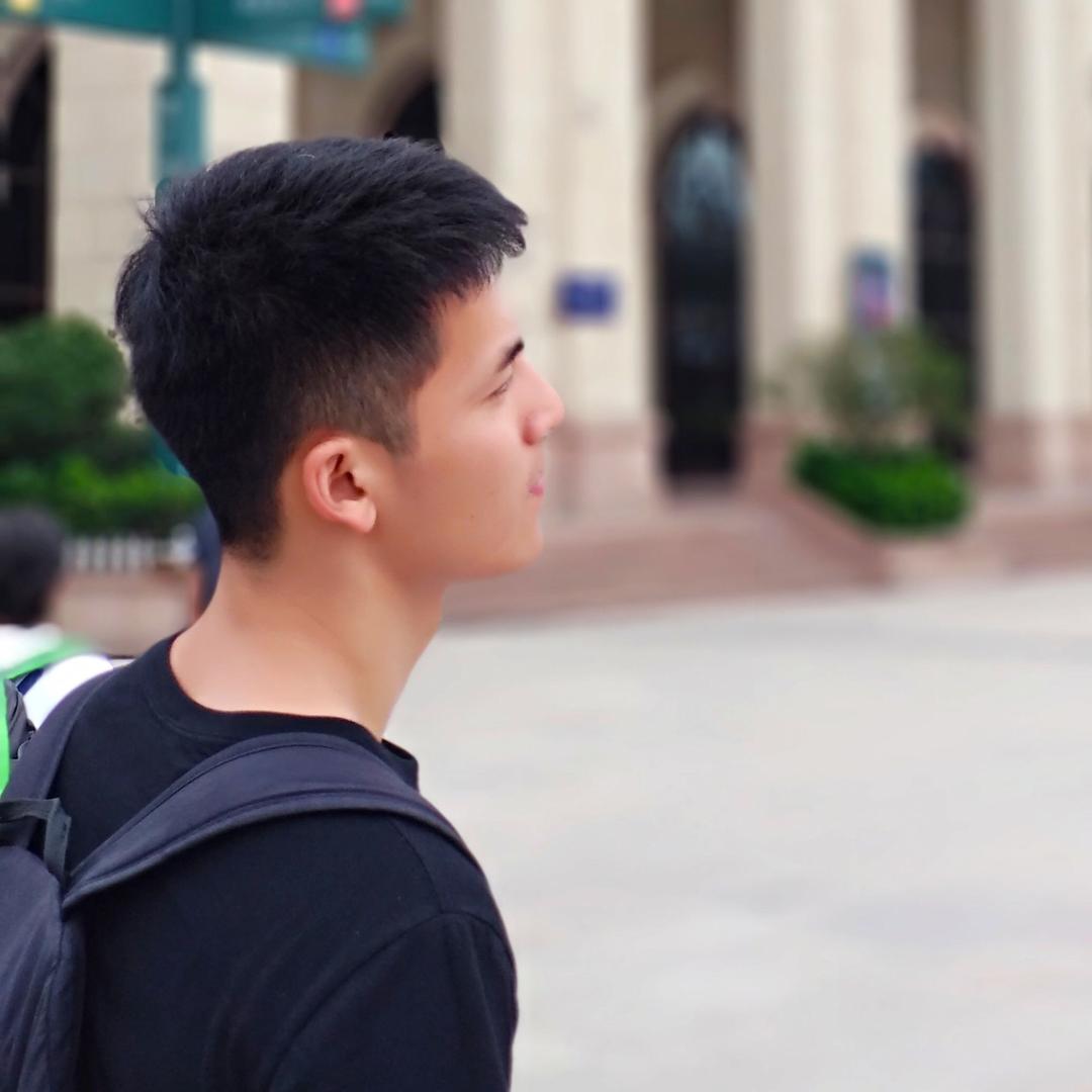 是辉不是黑