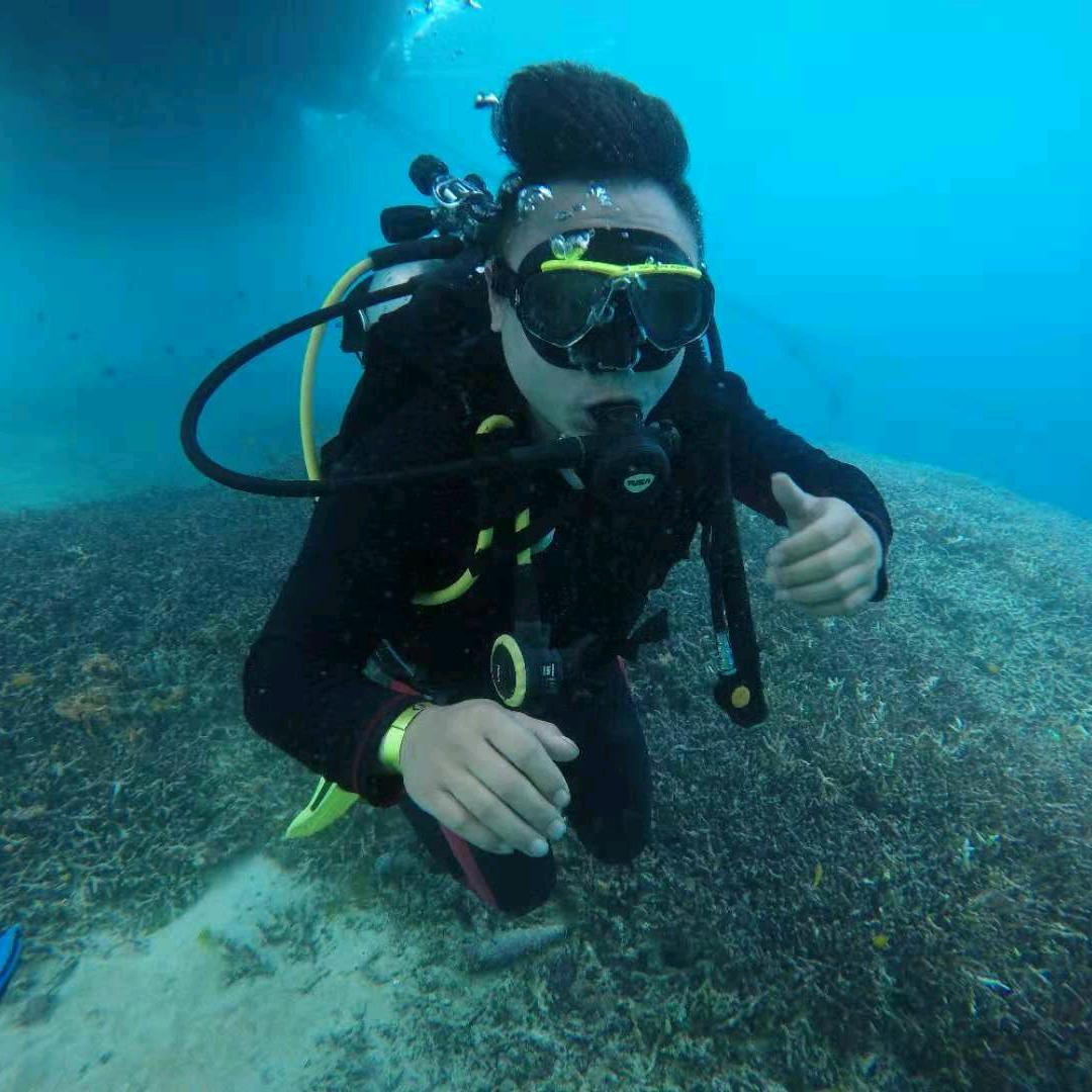 汤姆老师【咔卡】(国荣影视)