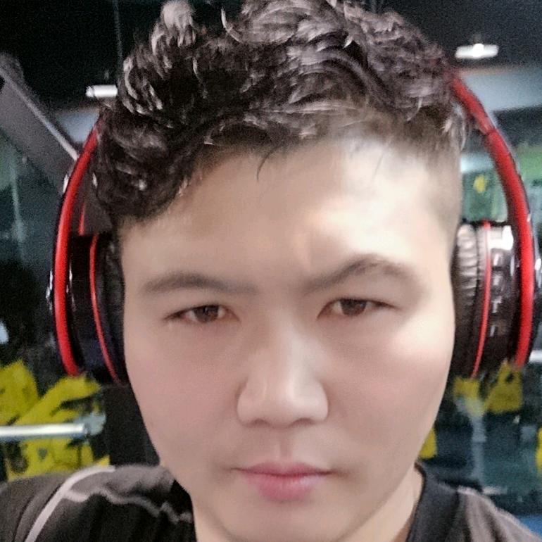 爱健身的方大叔
