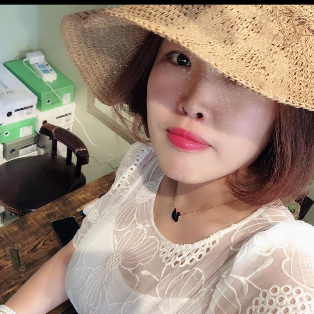 北京优品二零二服装店