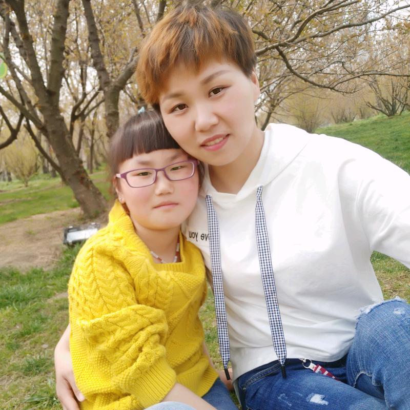 摆地摊滴小阿姨