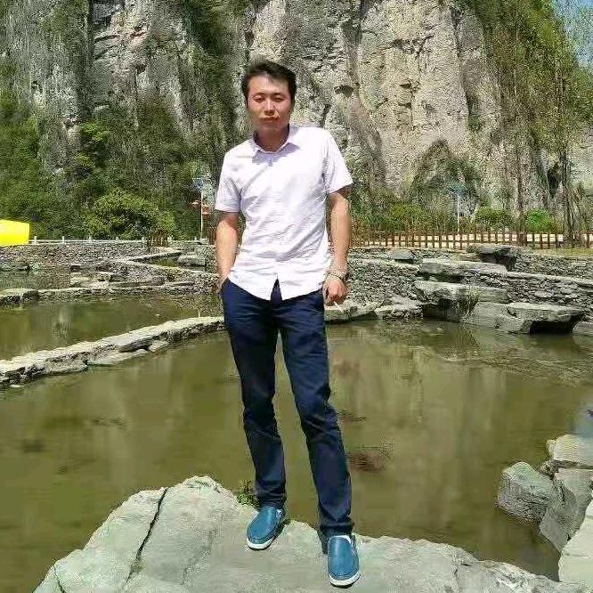 @摆地摊的大哥@