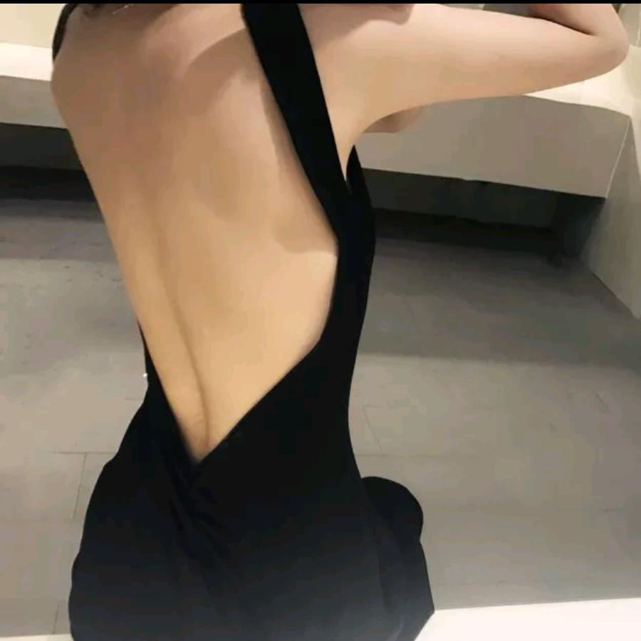 M    W