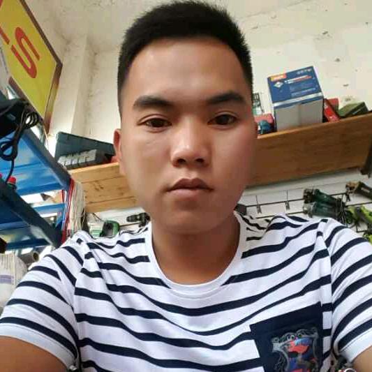 辉黄雄二