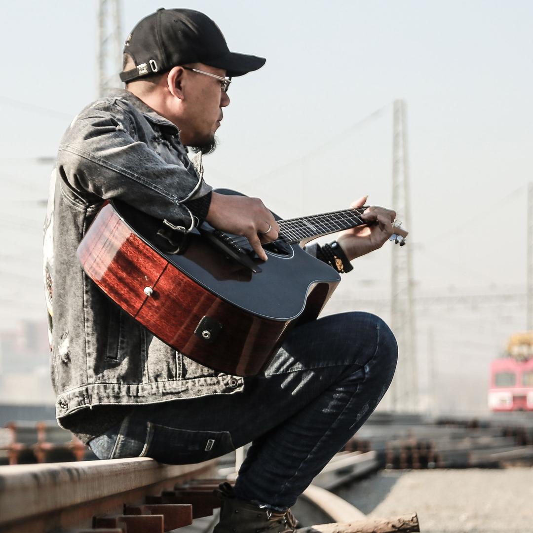 蔓延音乐李志高