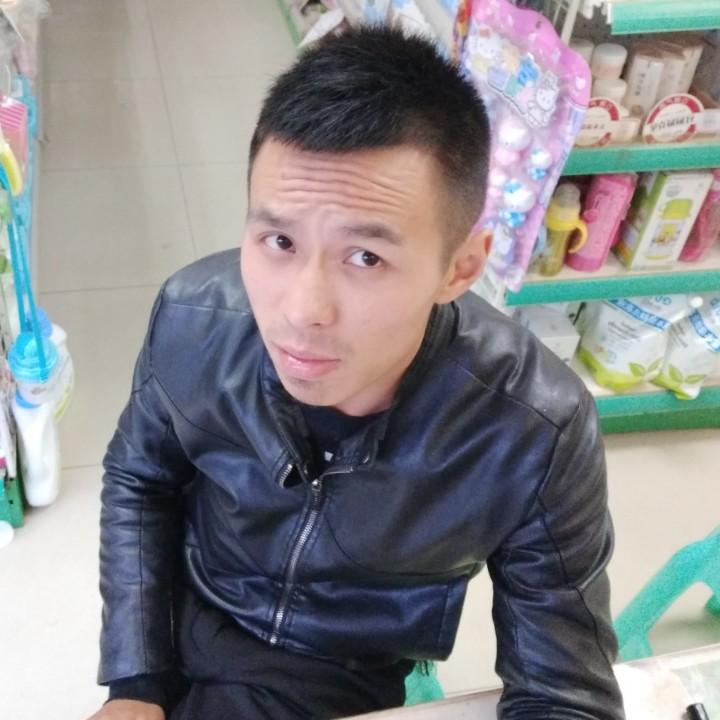 挖机拖车搬运工