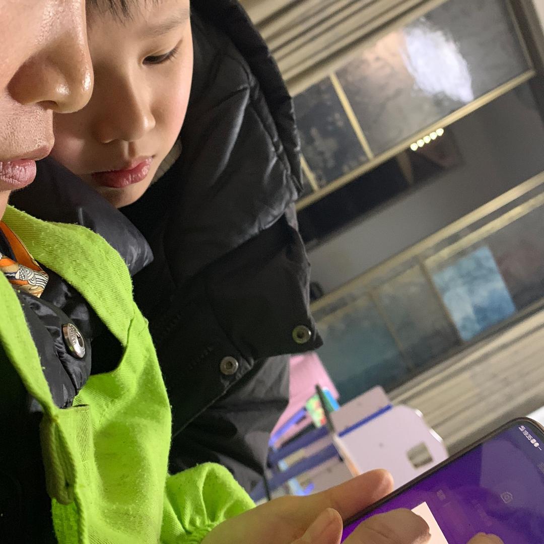 双子商贸•闪亮邓场
