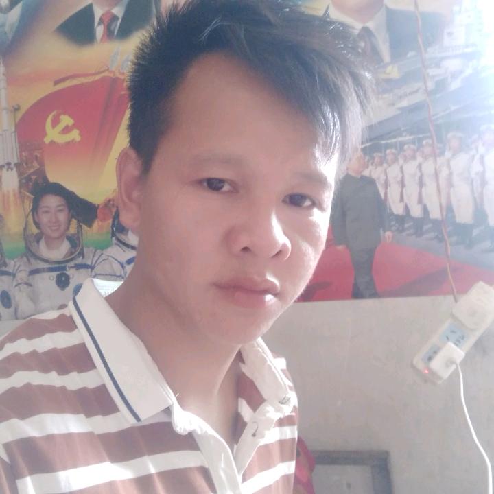 韦小龙