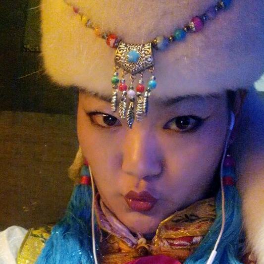 次仁    央金玛
