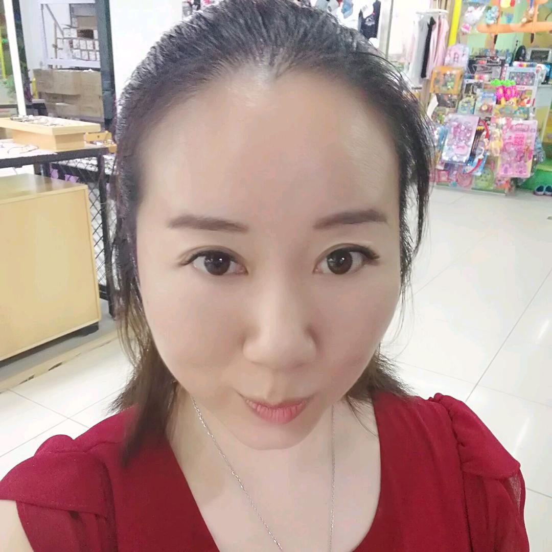 衣拉拉龙仔少年潮牌童装集合店北京西富港店