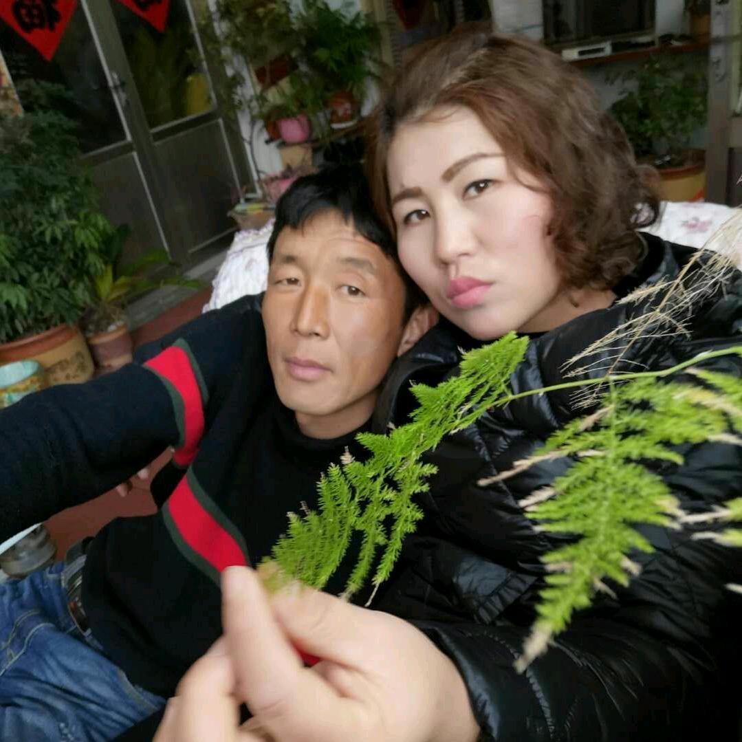 w伟