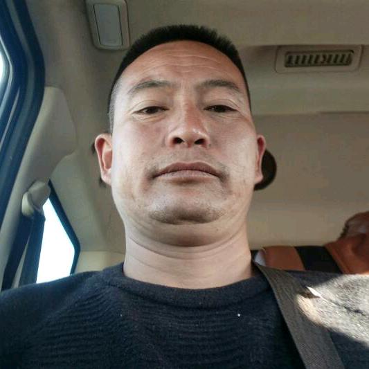 种石榴的小哥