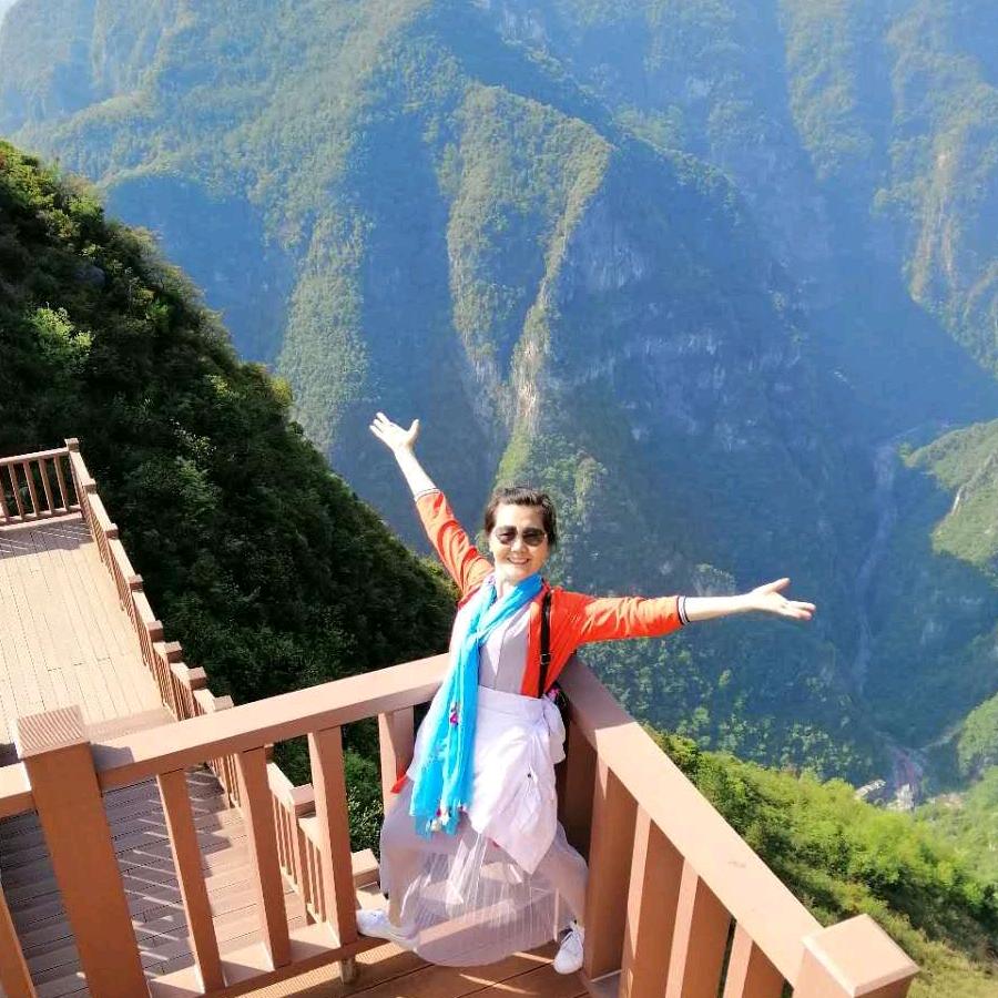 爱旅游的英姐