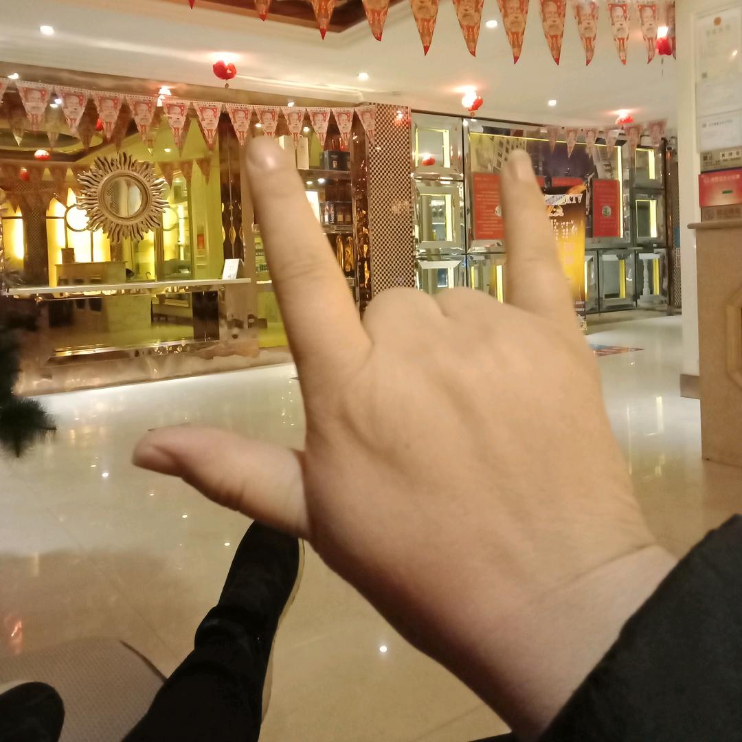 @ 7 7﹌