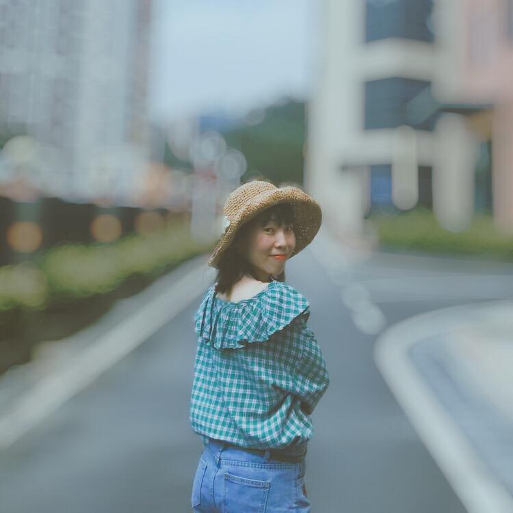 额头的小碎发