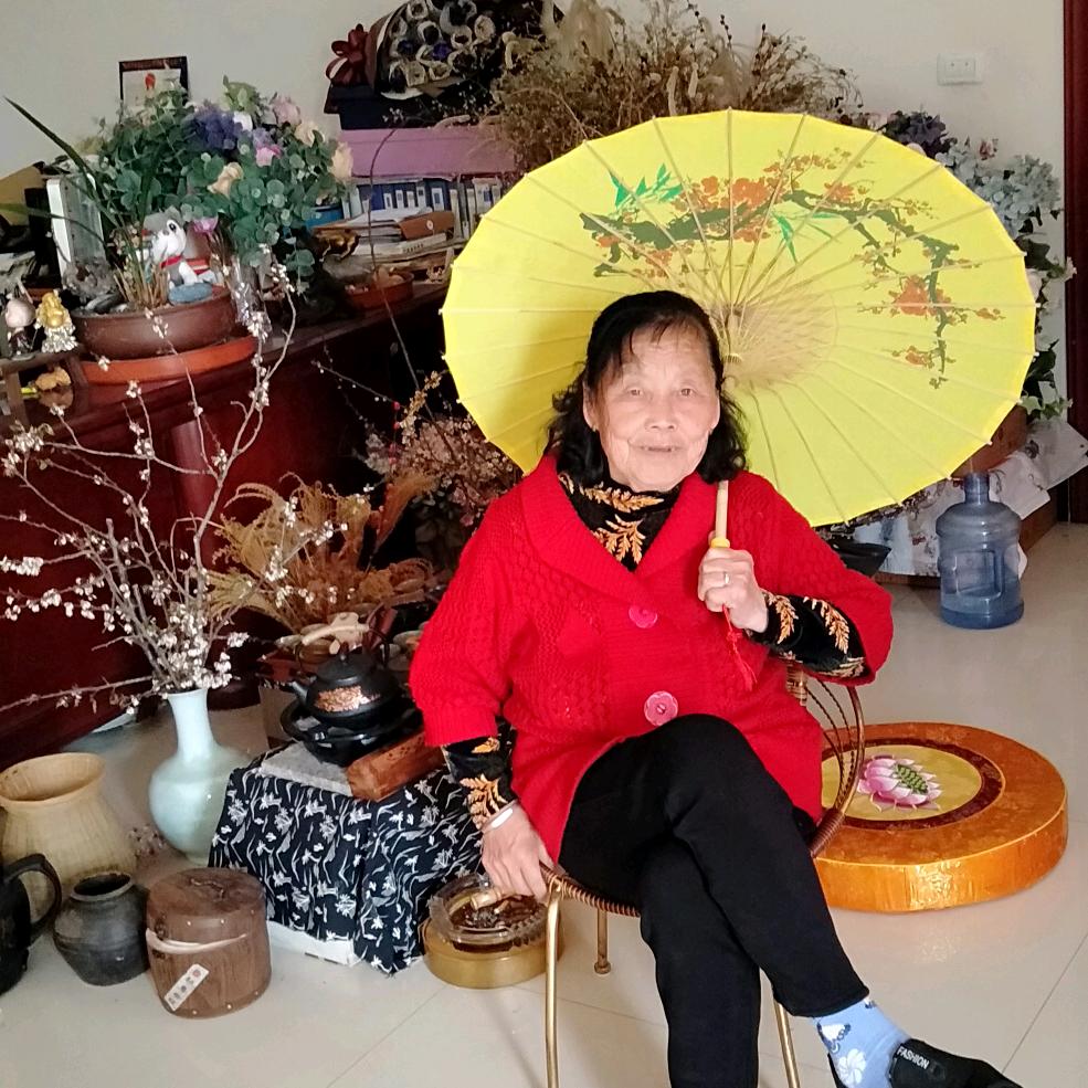 快乐的一生，朱元华
