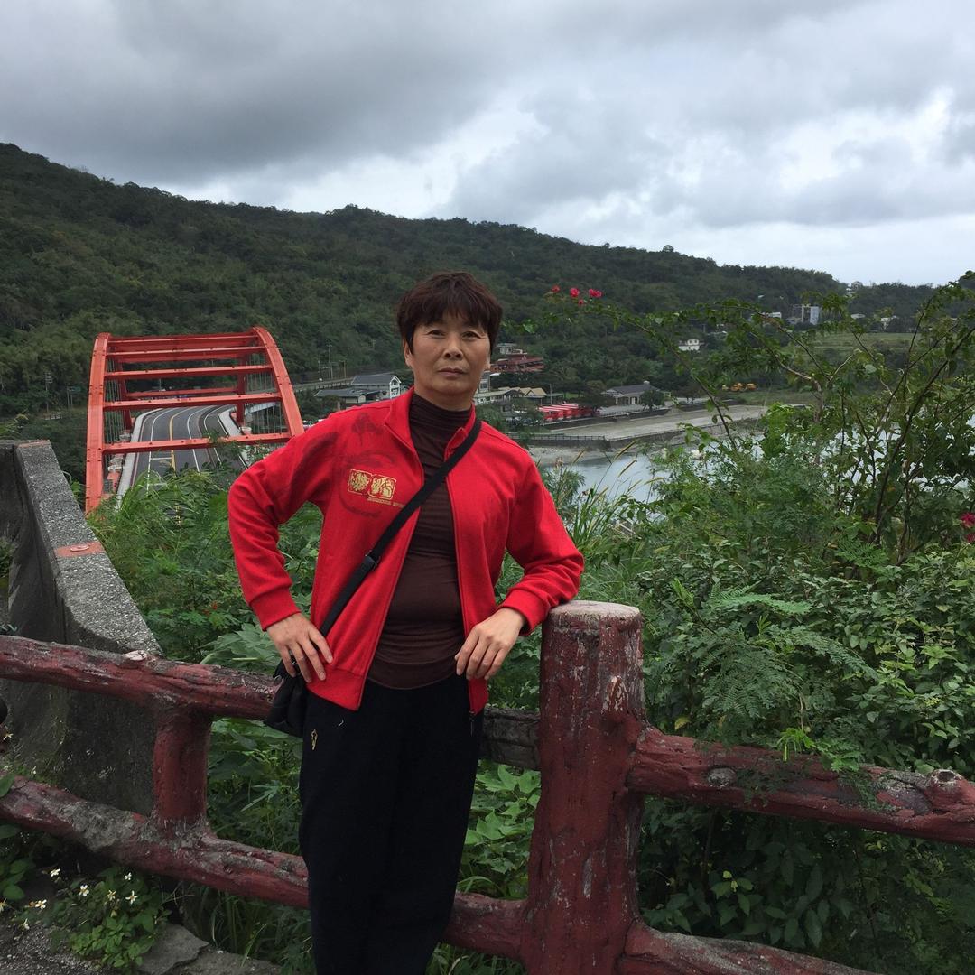 山涧晴岚