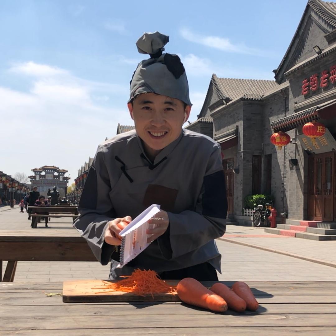 百变贾六