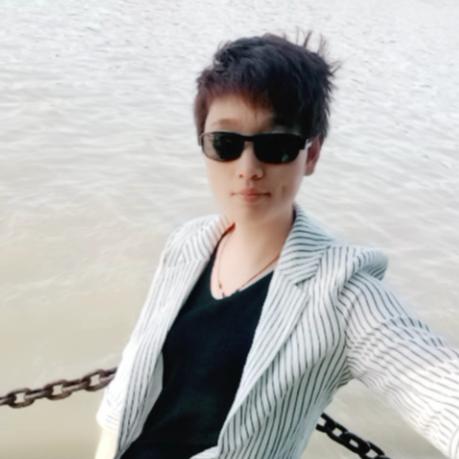 😏爱笑菲菲😏