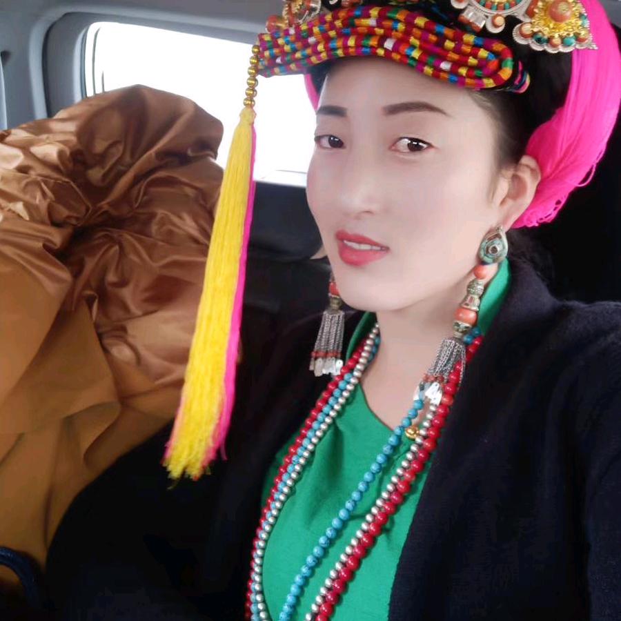 俄切.时光藏舍客栈