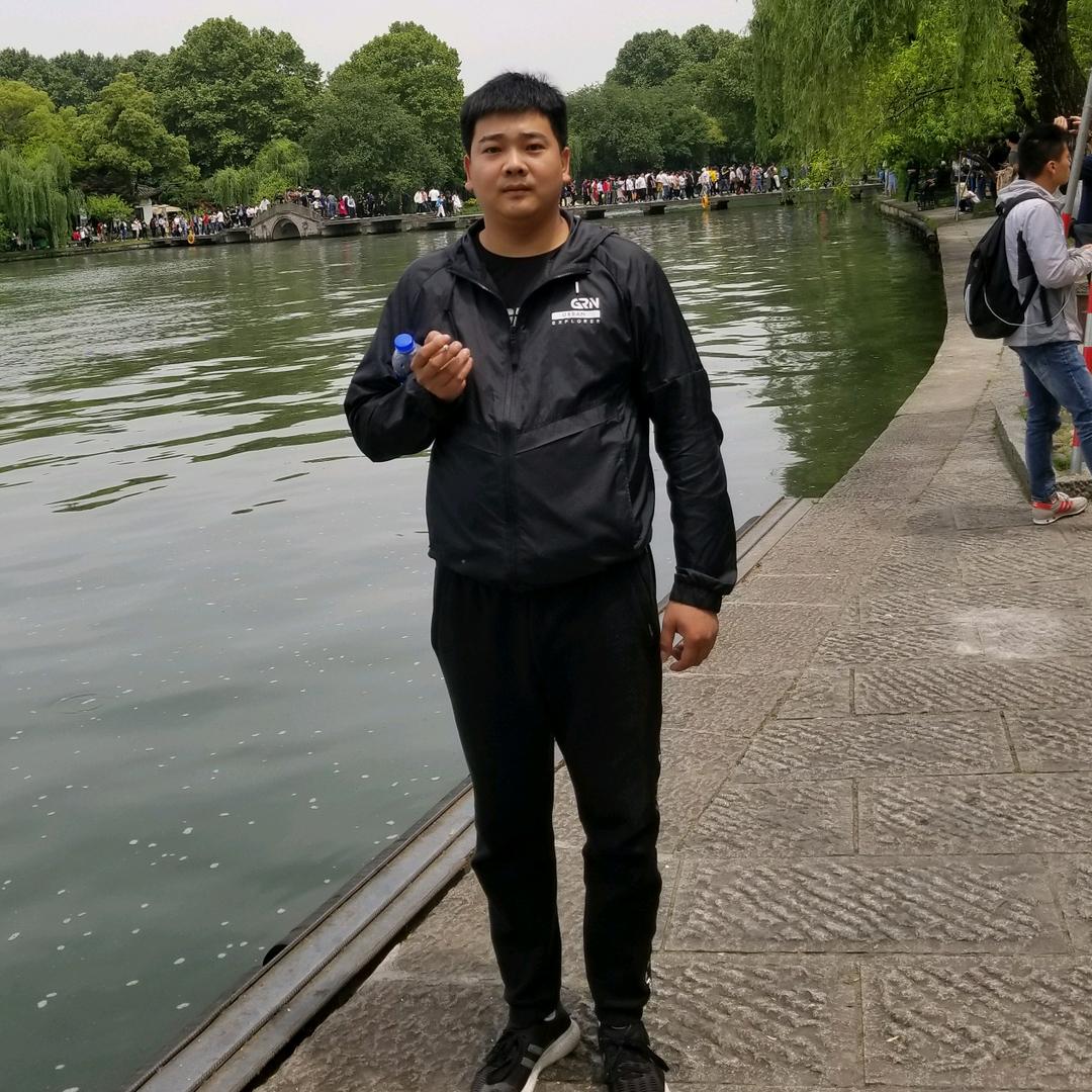 李先生，