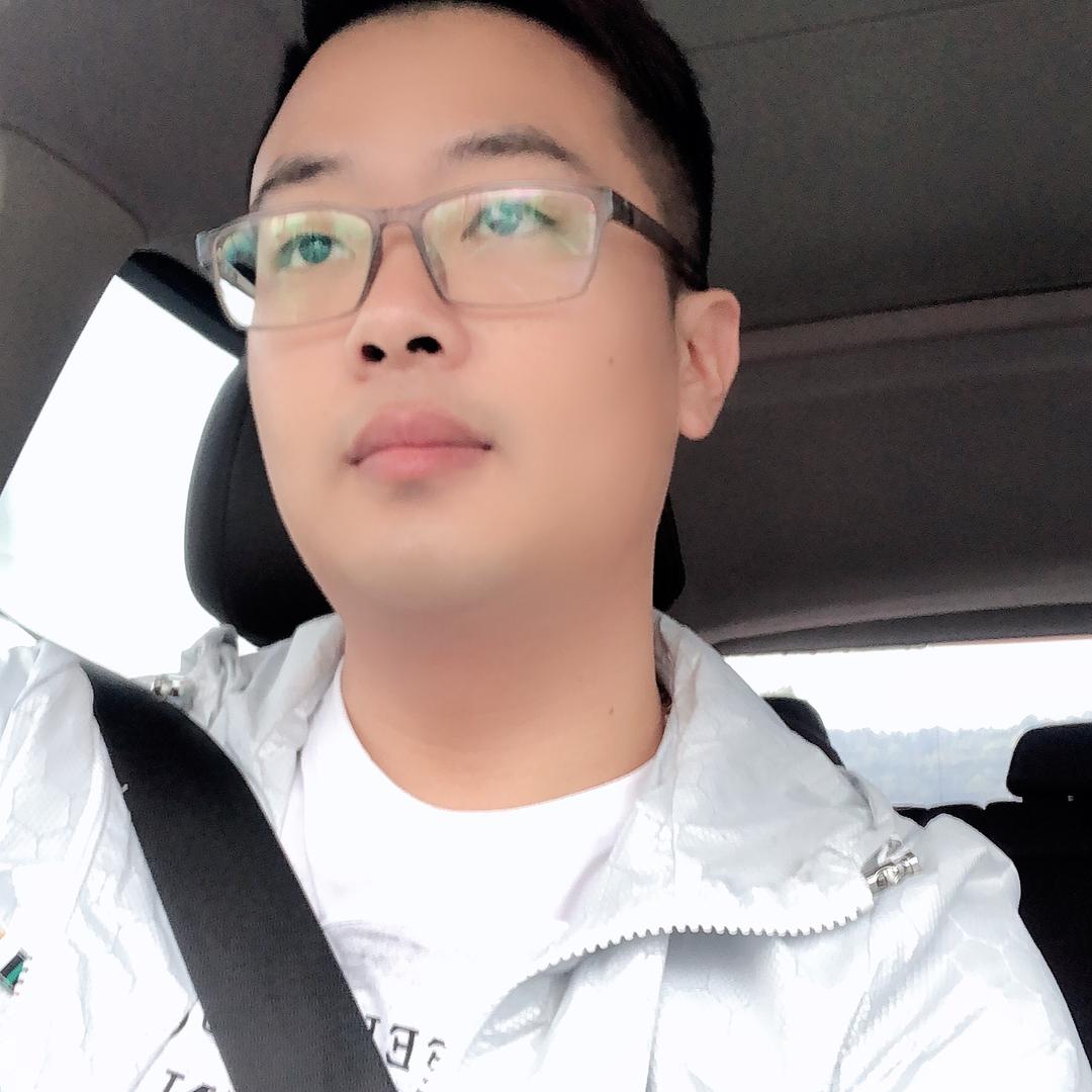 钟情的她