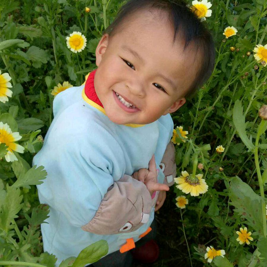 琼