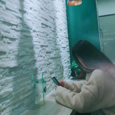 李小萌呀