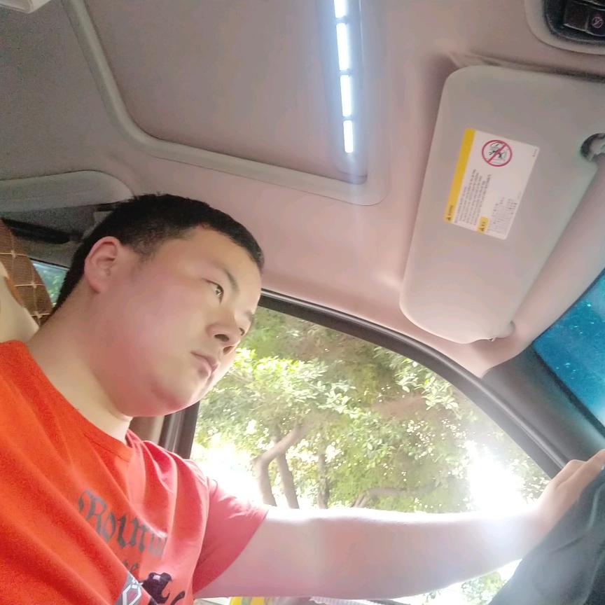 德阳做旅游的杨小哥