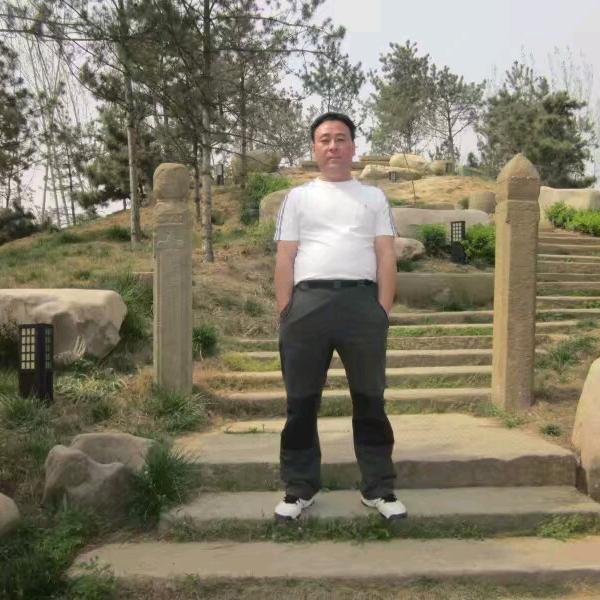 与快乐无关的微笑