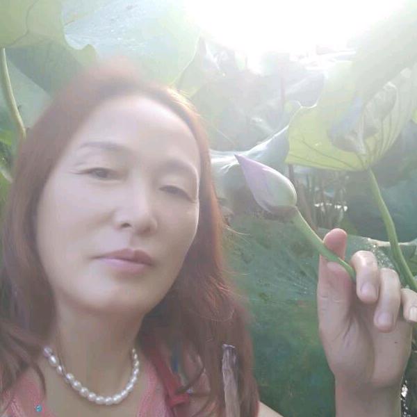 塑胶地板邹阳春