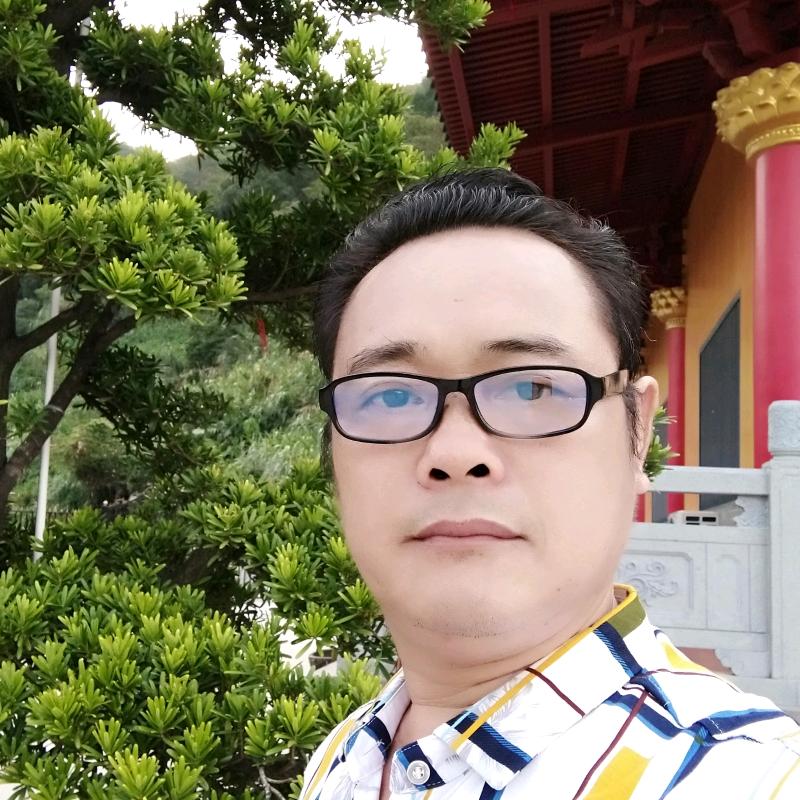 卧听桃花雨