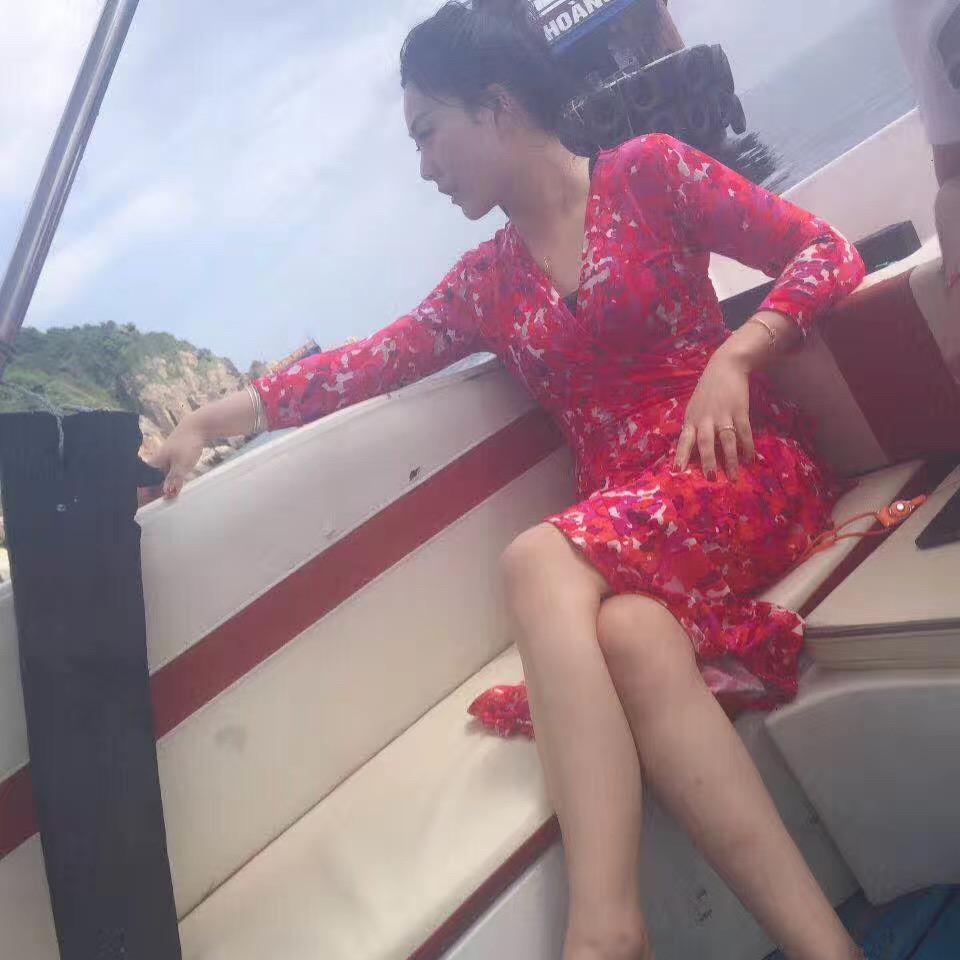 @师岗镇西街北头手撕大骨头